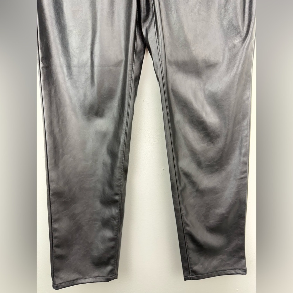 Old Navy Sz 8 Women’s Black Faux Leather High Rise O.G. Straight Leg Ankle Pants - Picture 3 of 8